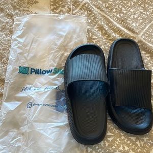Men’s Black Slides NWOT